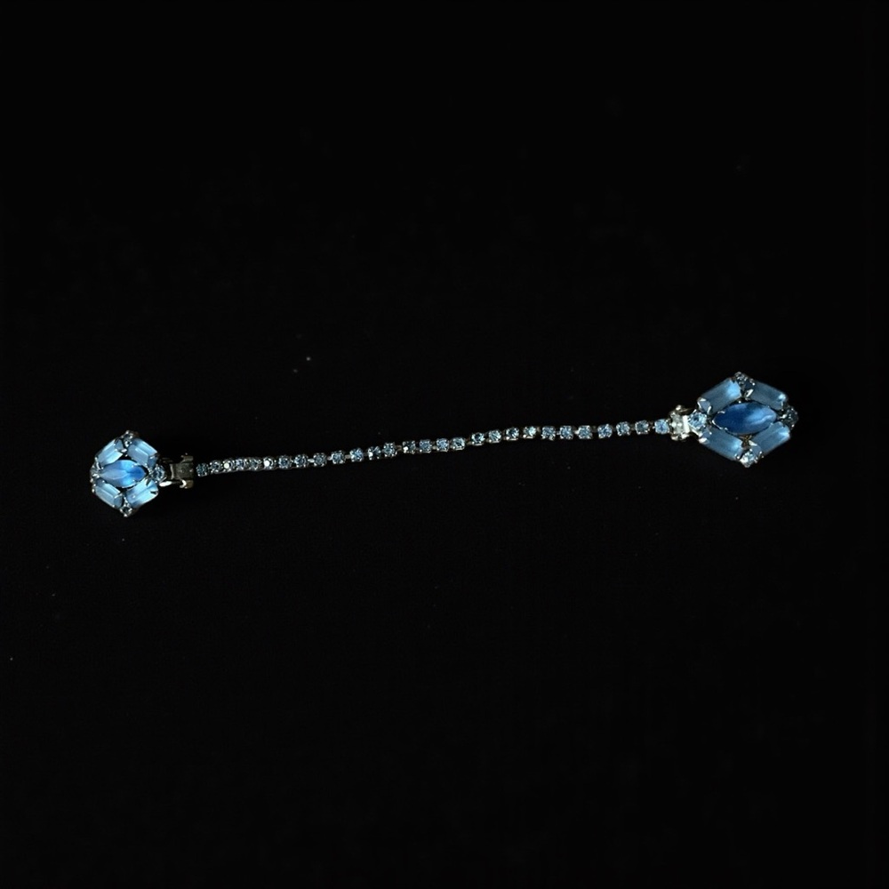Sparkling Faceted Blue Stones Sweater Guard Collar Clip Vintage Unsigned - Picture 5 of 9